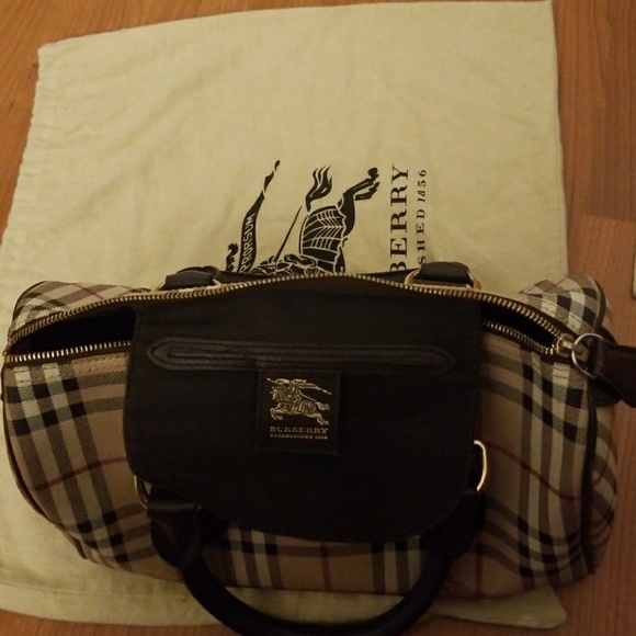 Authetic Burberry bag and wallet - Picture 6 of 9
